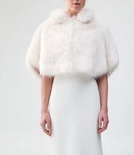 Load image into Gallery viewer, Nord Cape White By Unreal Fur
