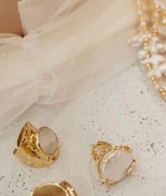 Load image into Gallery viewer, Luna Oversized Pearl Gold Dress Ring
