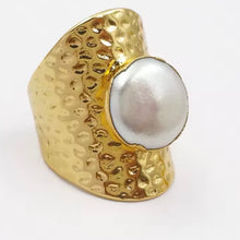 Load image into Gallery viewer, Luna Oversized Pearl Gold Dress Ring
